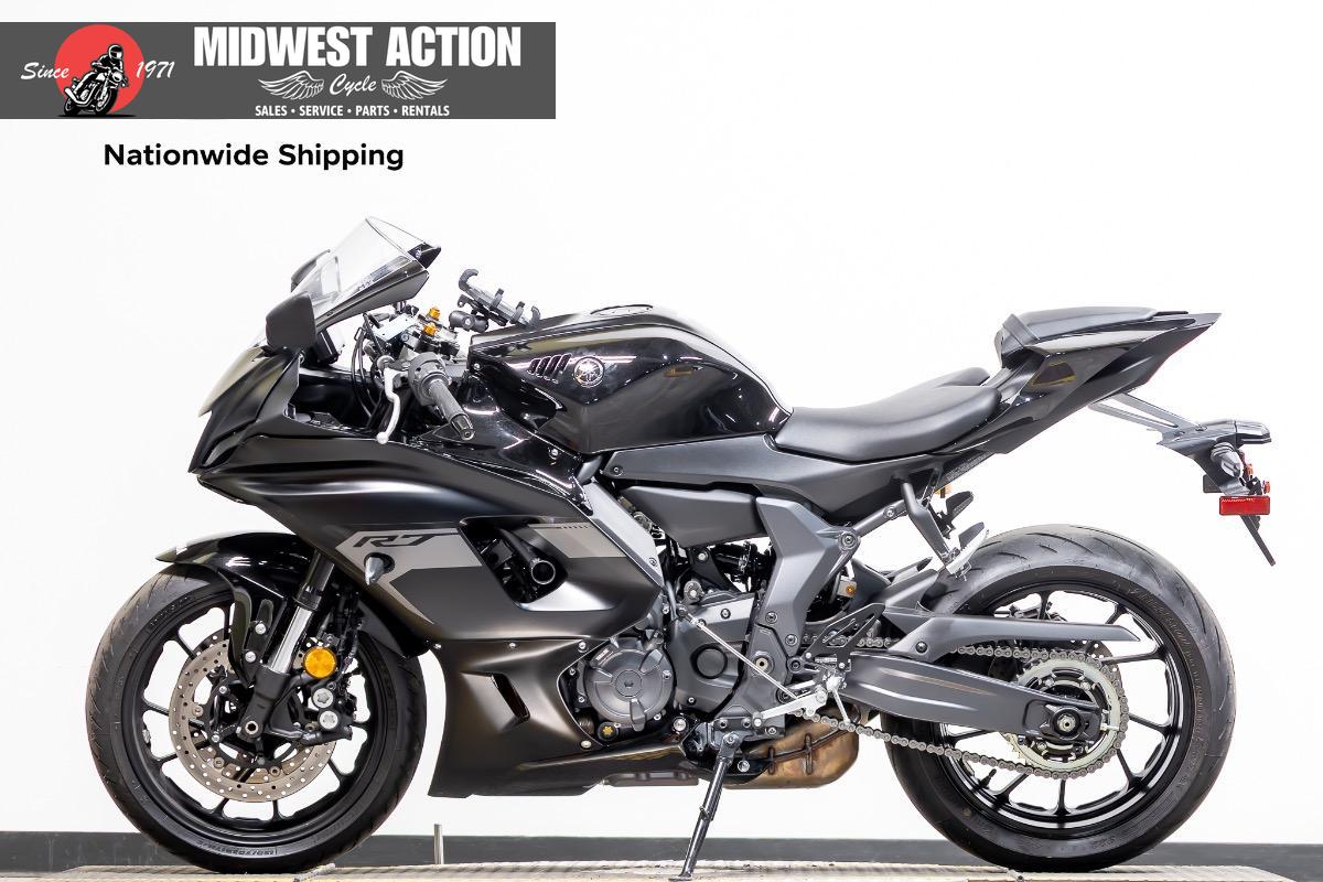 2025 YAMAHA YZF-R7